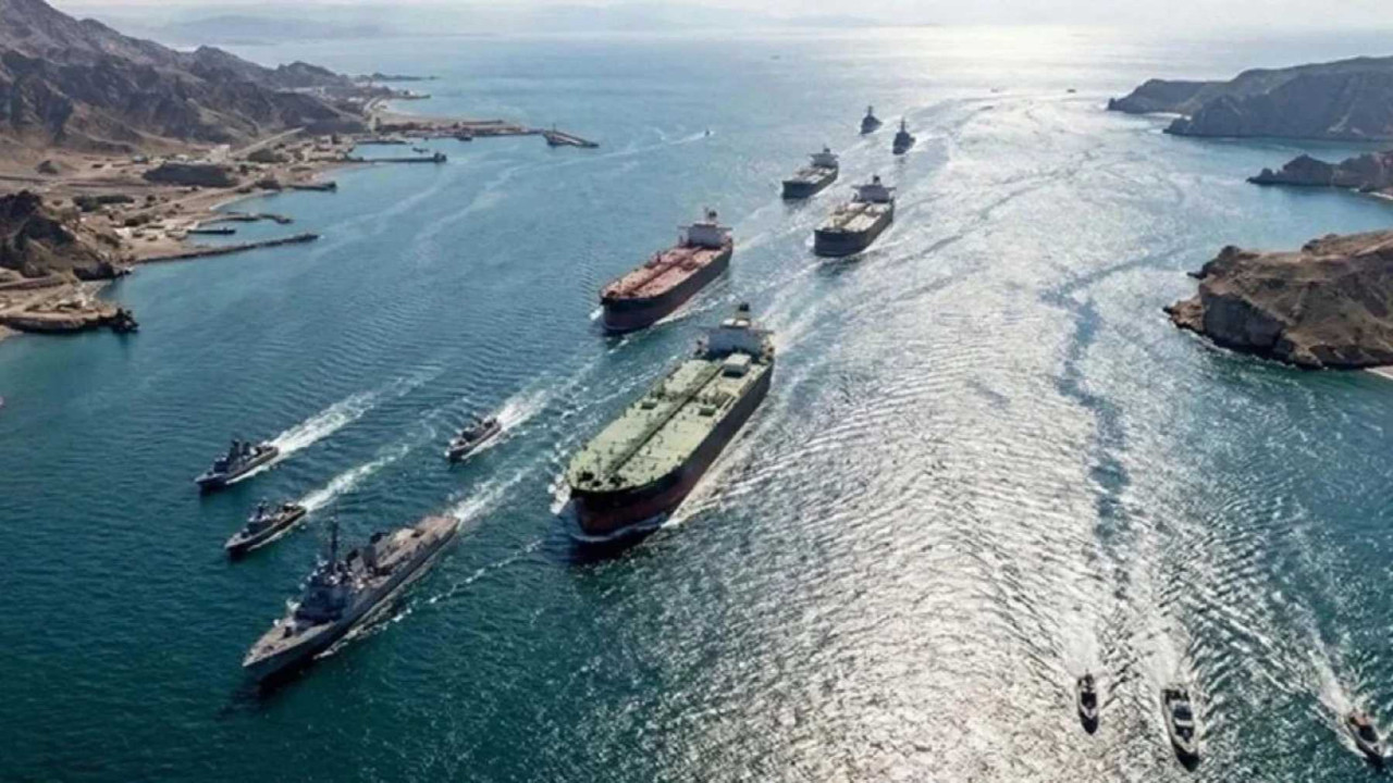 Hürmüz Boğazı'nda abluka derinleşiyor! 27 gemi geri gönderildi