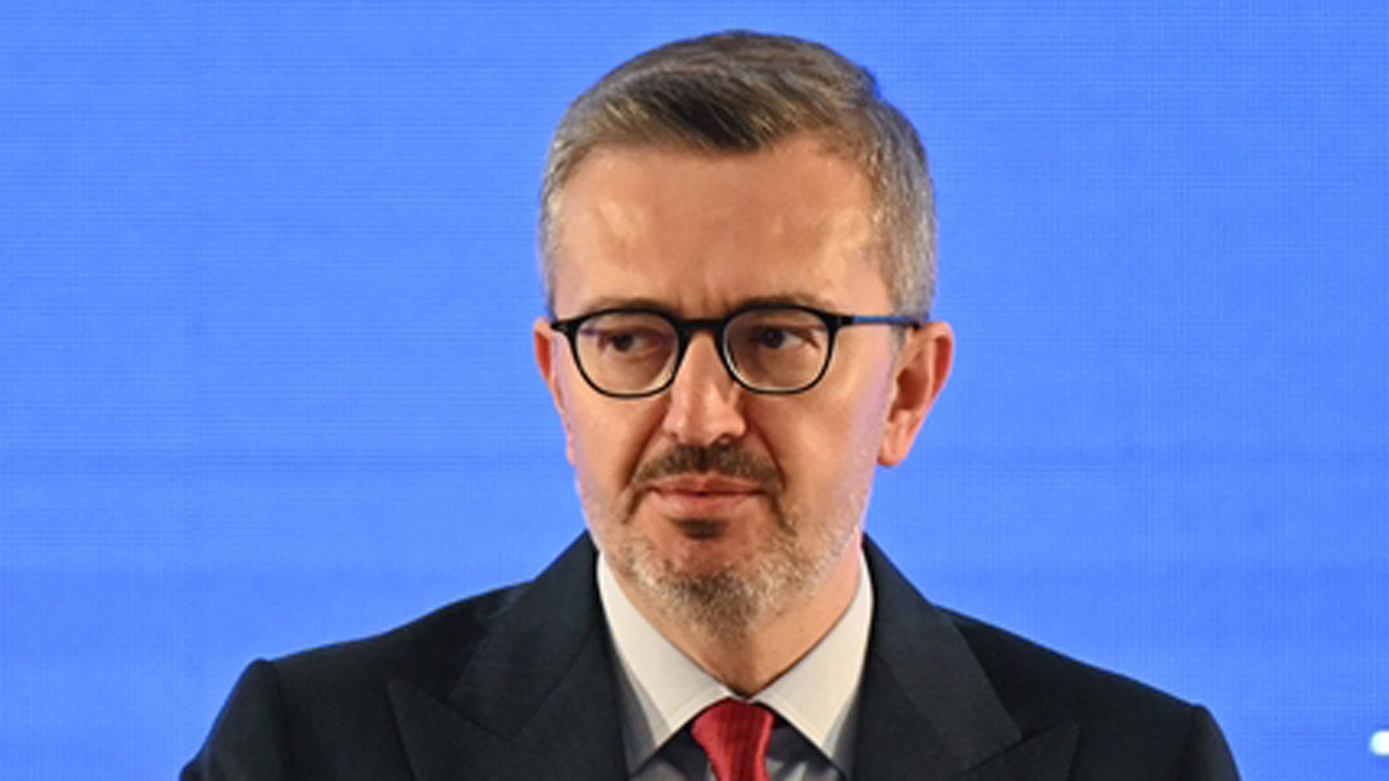 İletişim Başkanı Duran, Kerkük Valisi seçilen Ağa'yı tebrik etti