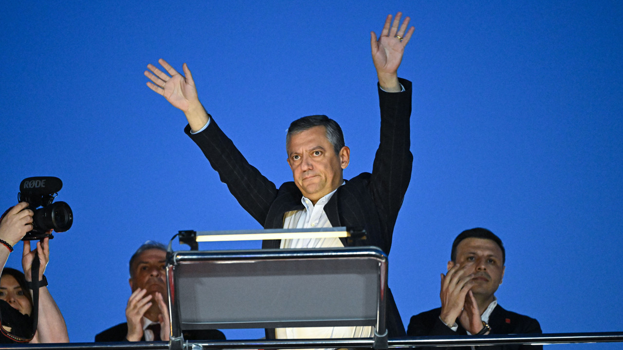 Özgür Özel'den olay sözler: Ne bir AK Partili belediye meclis üyesi kalır ne bir AK Partili siyasetçi kalır