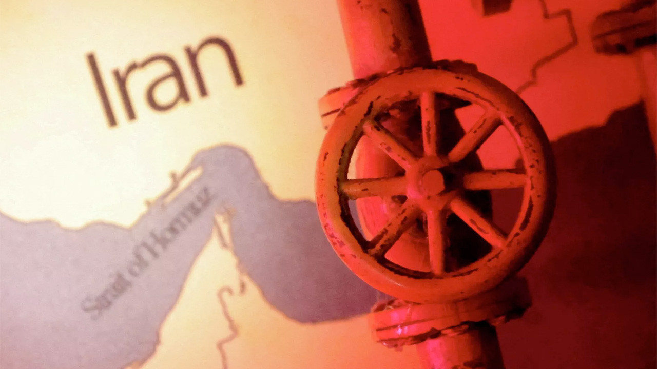 Hürmüz Boğazı'nda yüksek gerilim! İran 2 gemiye el koydu