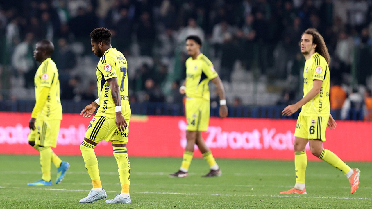 Konyaspor'a elenen Fenerbahçe'de sinirler gerildi! İki yıldız isim tartıştı