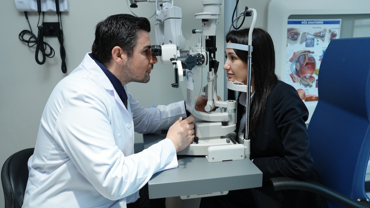 Medipol'den lens kullananlara uyarı! Lensle uyumak gözü oksijensiz bırakıyor