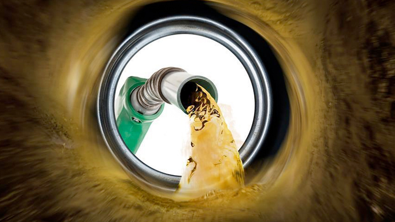 Trump'ın ateşkes kararı sonrası petrol düştü! Akaryakıta indirim geliyor depoları doldurmak için bekleyin