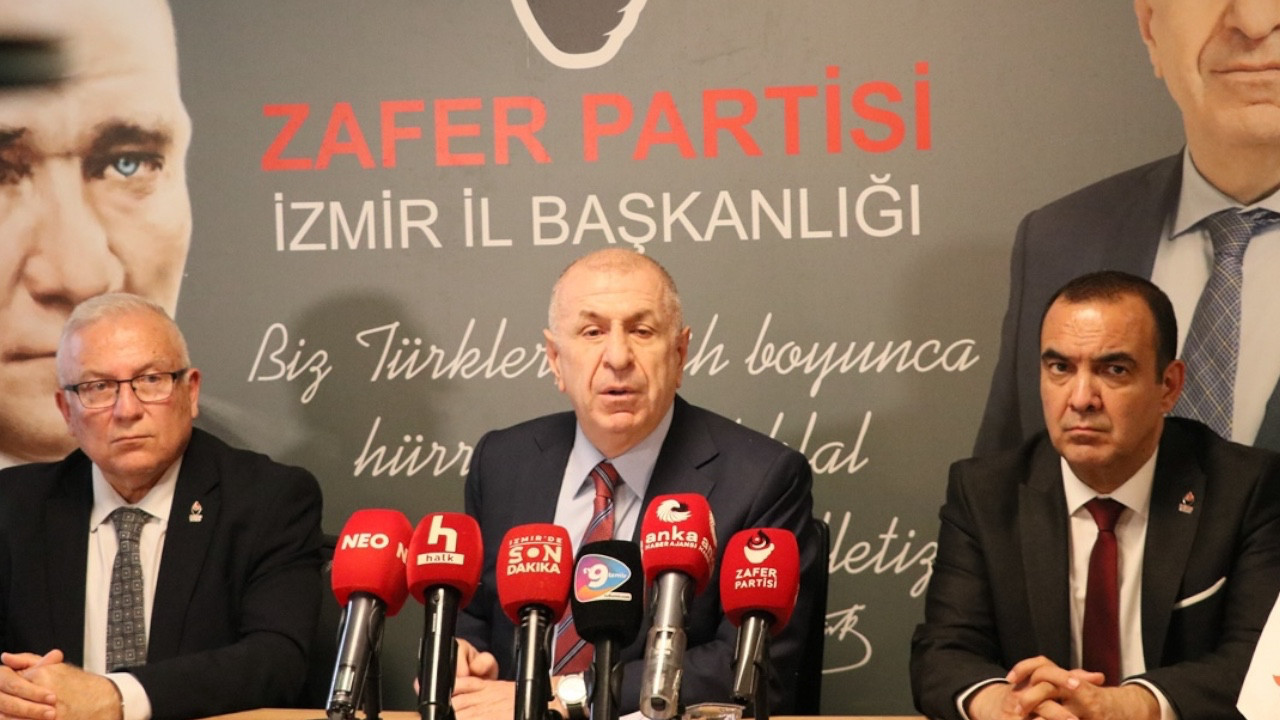 Zafer Partisi Genel Başkanı Özdağ, İzmir'de partisinin yeni il başkanlığı binasını açtı