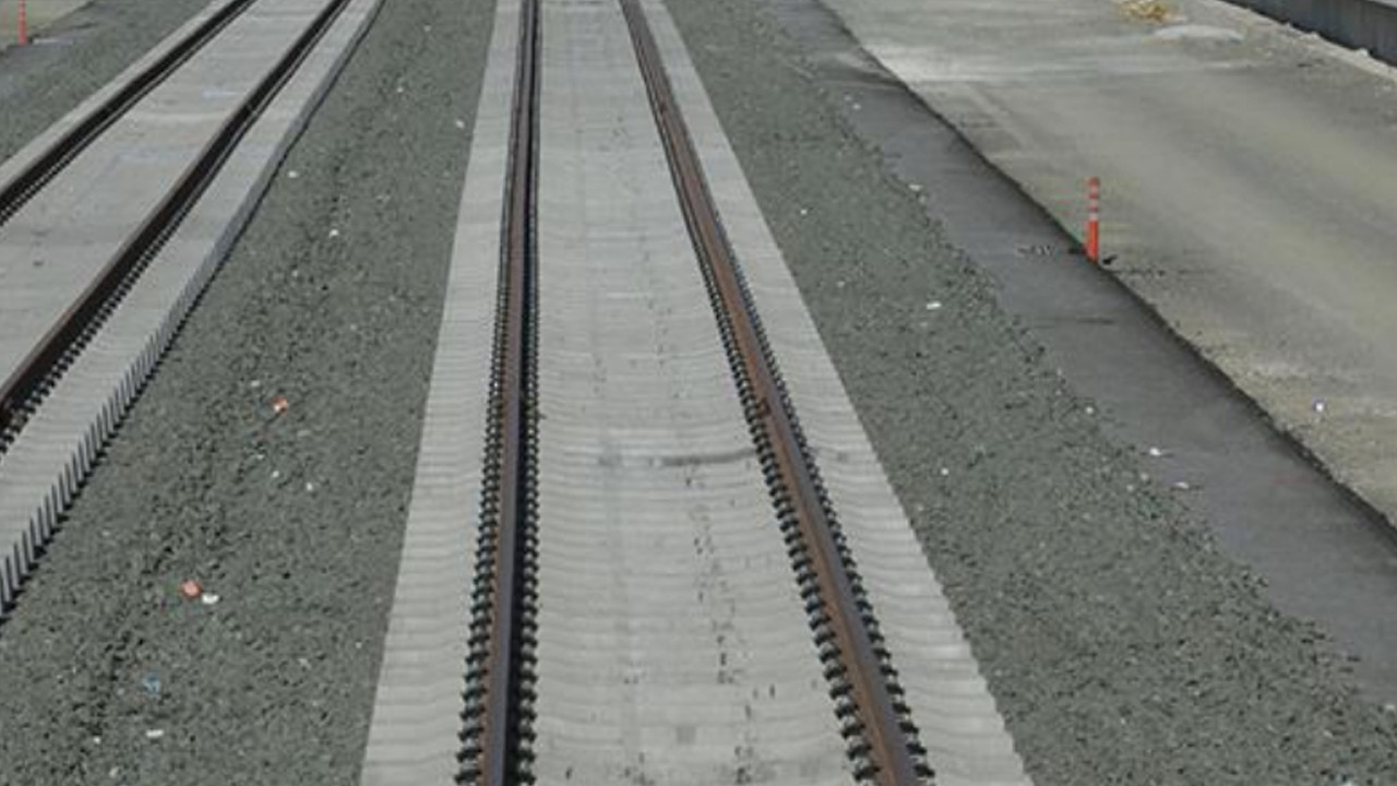 İki tren çarpıştı! Çok sayıda yaralı var