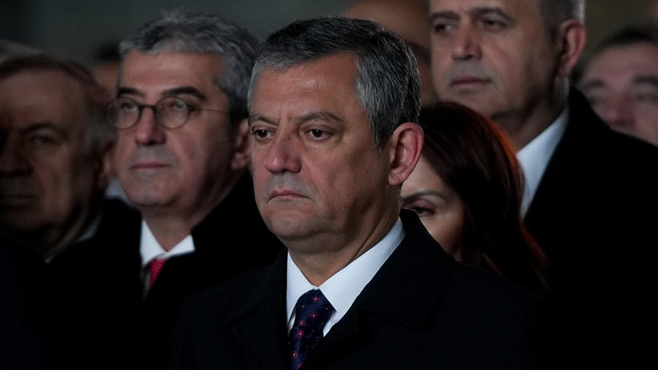 CHP Genel Başkanı Özel, 23 Nisan Ulusal Egemenlik ve Çocuk Bayramı'nı kutladı