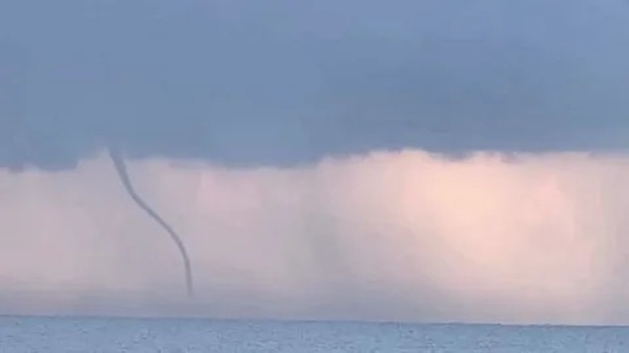 Alanya'da denizde hortum