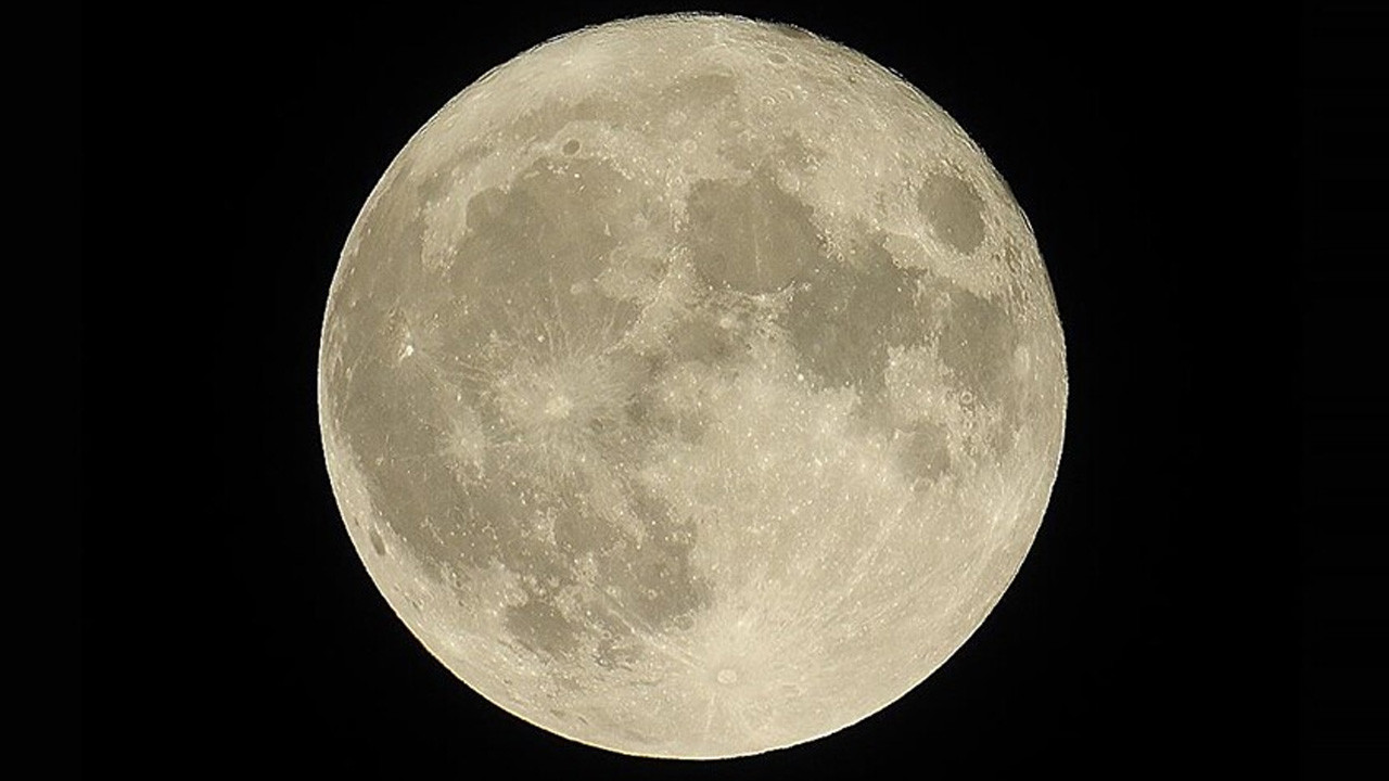 Çin, Ay'da iki yeni mineral keşfetti