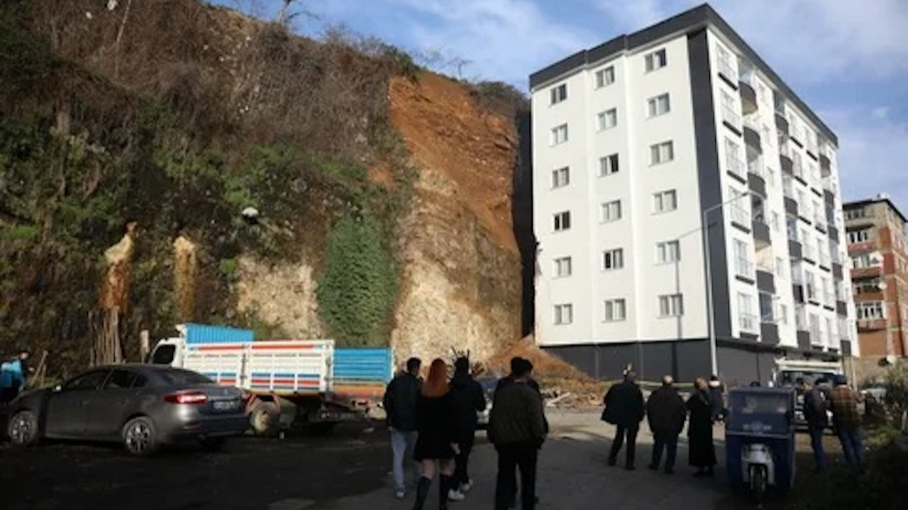 Trabzon'da heyelan! Evde hasar oluştu, 1 ev tahliye edildi