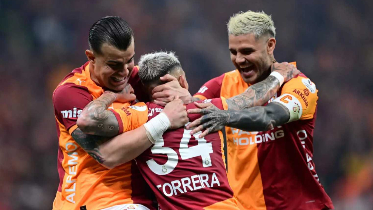 Galatasaray, dev derbide Fenerbahçe'yi farklı geçti