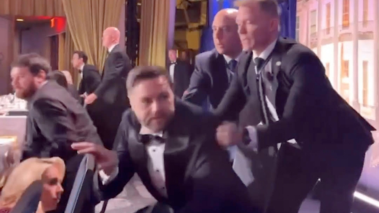 Suikast girişimi sırasında Trump'tan önce JD Vance'in tahliyesi gündem oldu