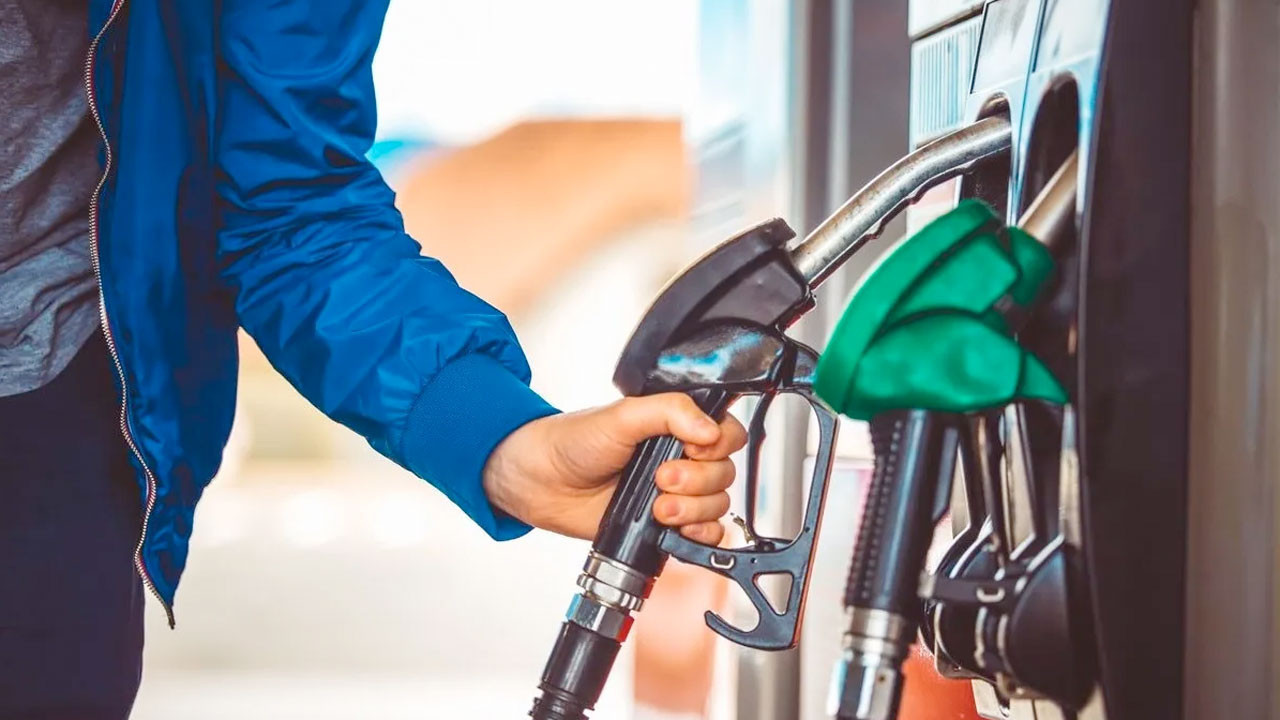 Motorinin litre fiyatı tarihi eşiğe çıkıyor! Gece motorin ve benzine zam var