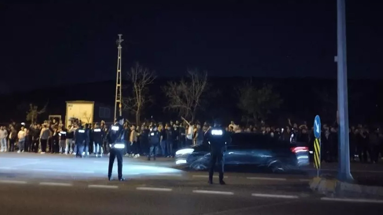 Taraftarlar yönetim ve futbolculara tepki gösterdi! Samandıra'da kriz