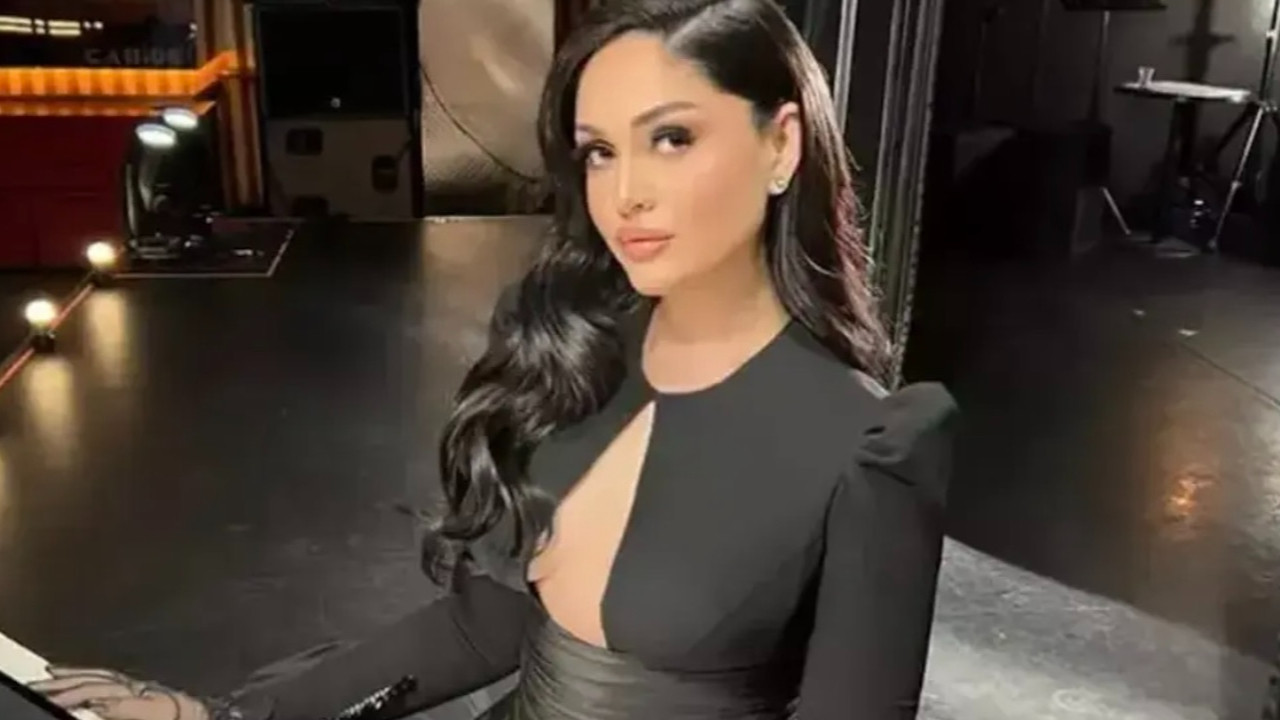 Hüsnü Şenlendirici'nin kızı Naz sahnede büyüledi!