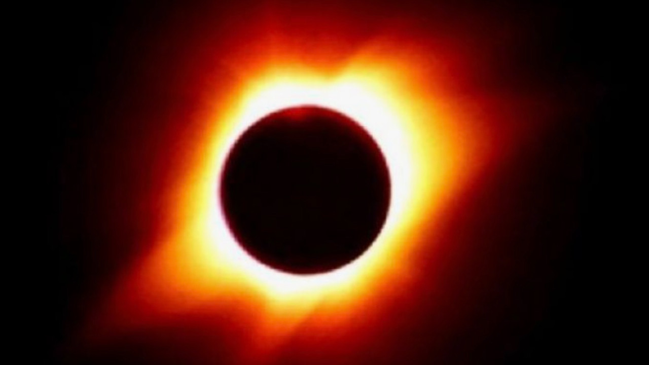 Uzmanlardan çıplak gözle bakmayın uyarısı: Yüzyılın en büyük gökyüzü olayına dikkat!