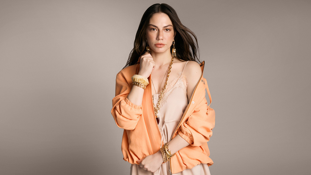 Trendyolmilla’nın yeni marka yüzü Demet Özdemir oldu