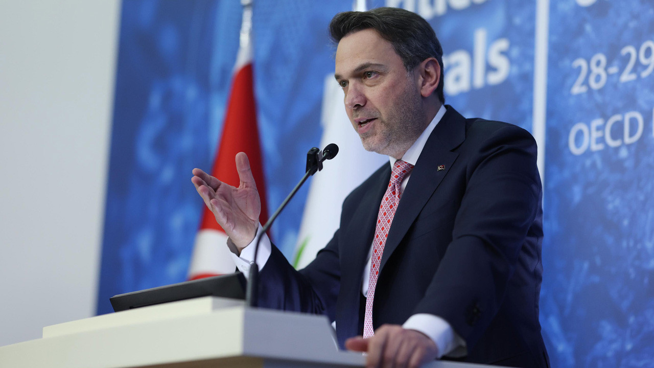 Enerji bakanı heyecanlandırdı : Yakında çok enteresan şeyler duyacaksınız