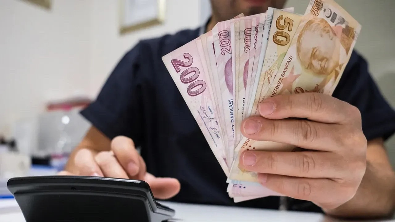 Borçlarını taksitlendirmek isteyenler dikkat! Son fırsat bankaya koşun