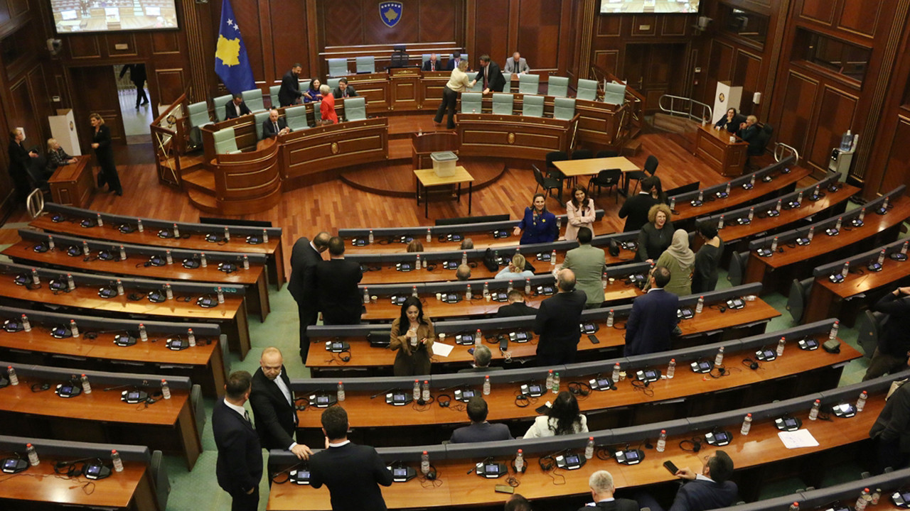 Kosova Meclisi feshedildi yeniden erken genel seçim yapılacak