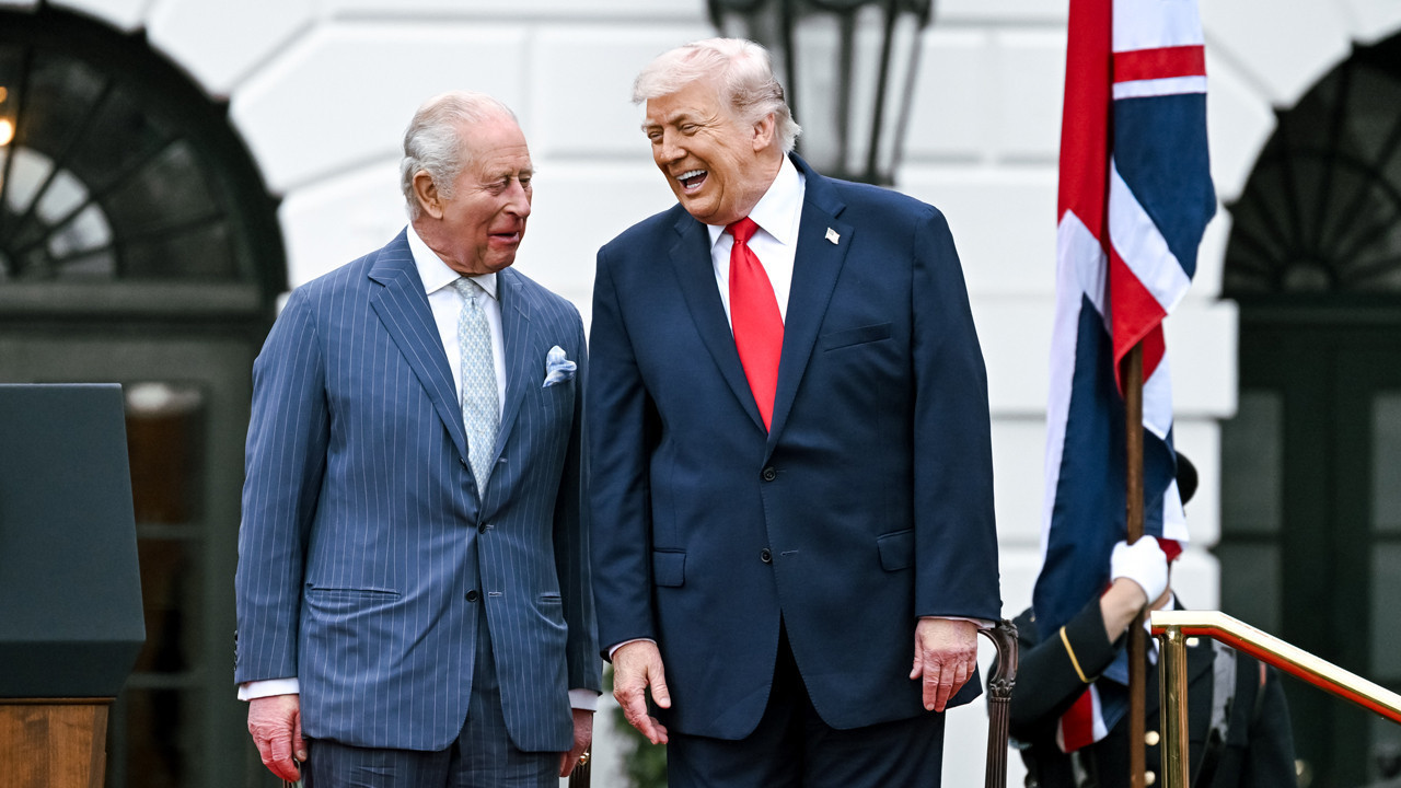 Kral Charles Trump'a laf soktu sosyal medyada gündem oldu