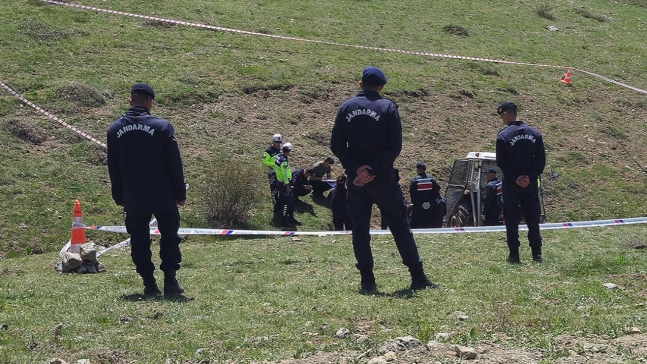 Çorum'da korkunç kaza! Traktör dere yatağına devrildi: 1 ölü, 3 yaralı