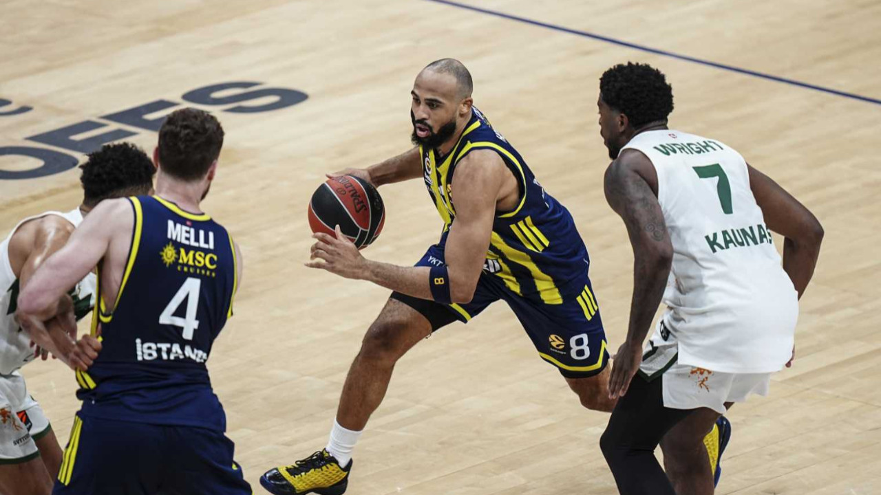 Fenerbahçe Beko, EuroLeague play-off serisinde avantajı kaptı