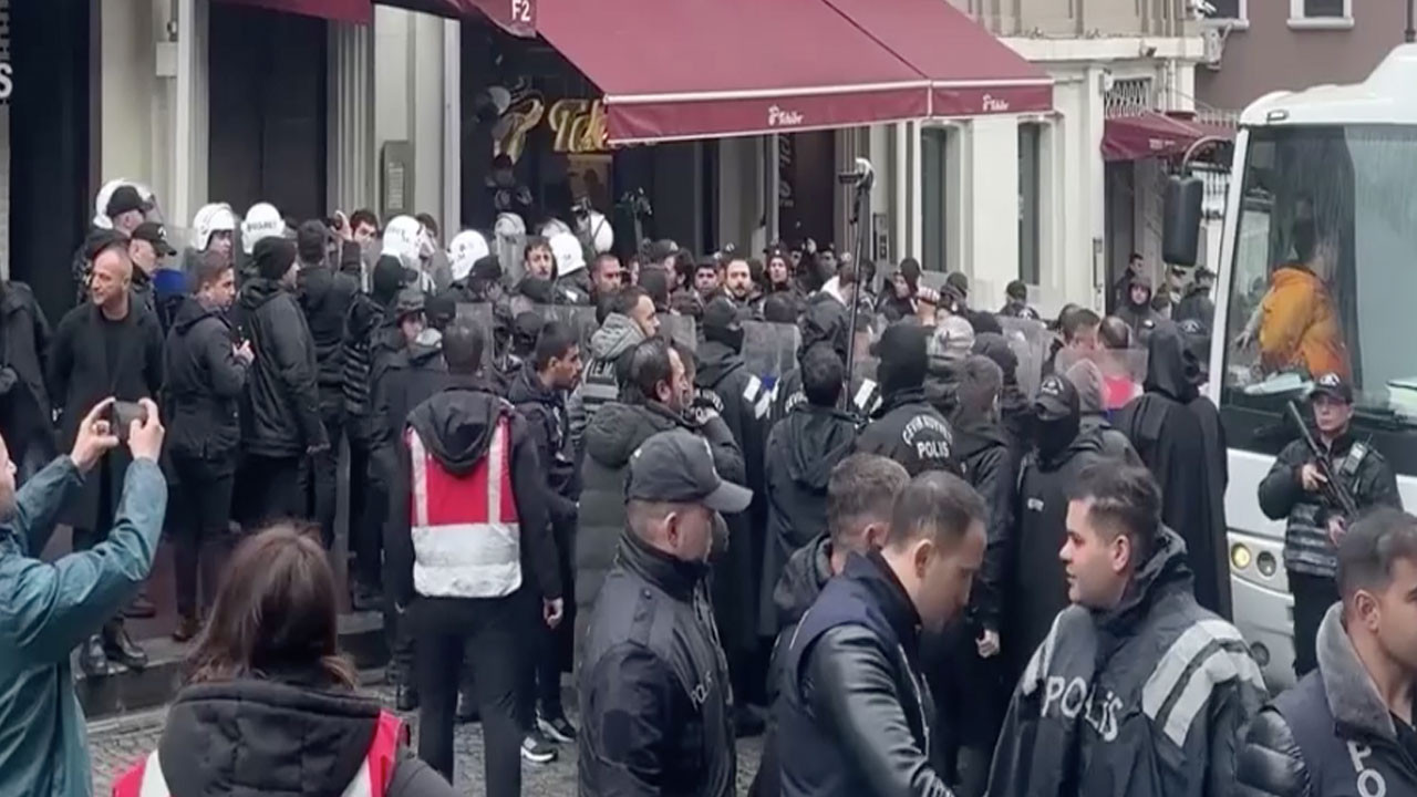 Taksim Meydanı'na yürümek isteyen gruplara müdahale