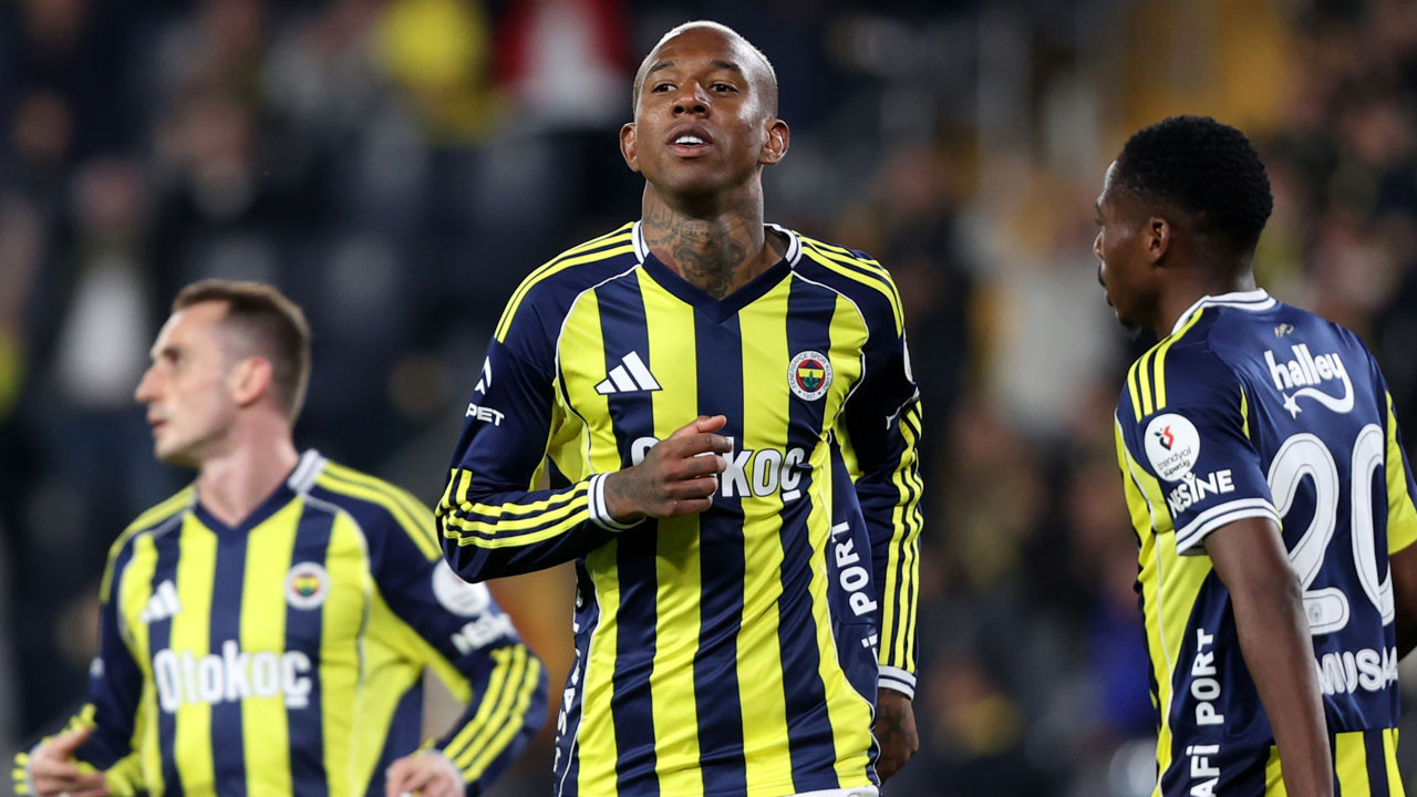 Fenerbahçe Başakşehir'i devirdi