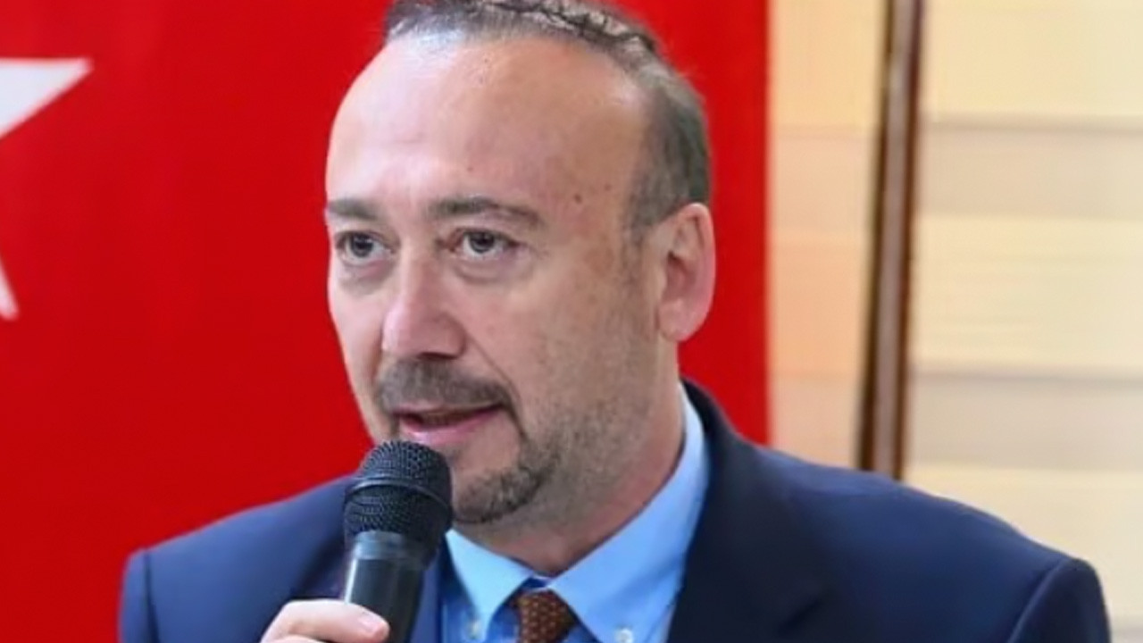 Özkan Yalım CHP'den ihraç edildi