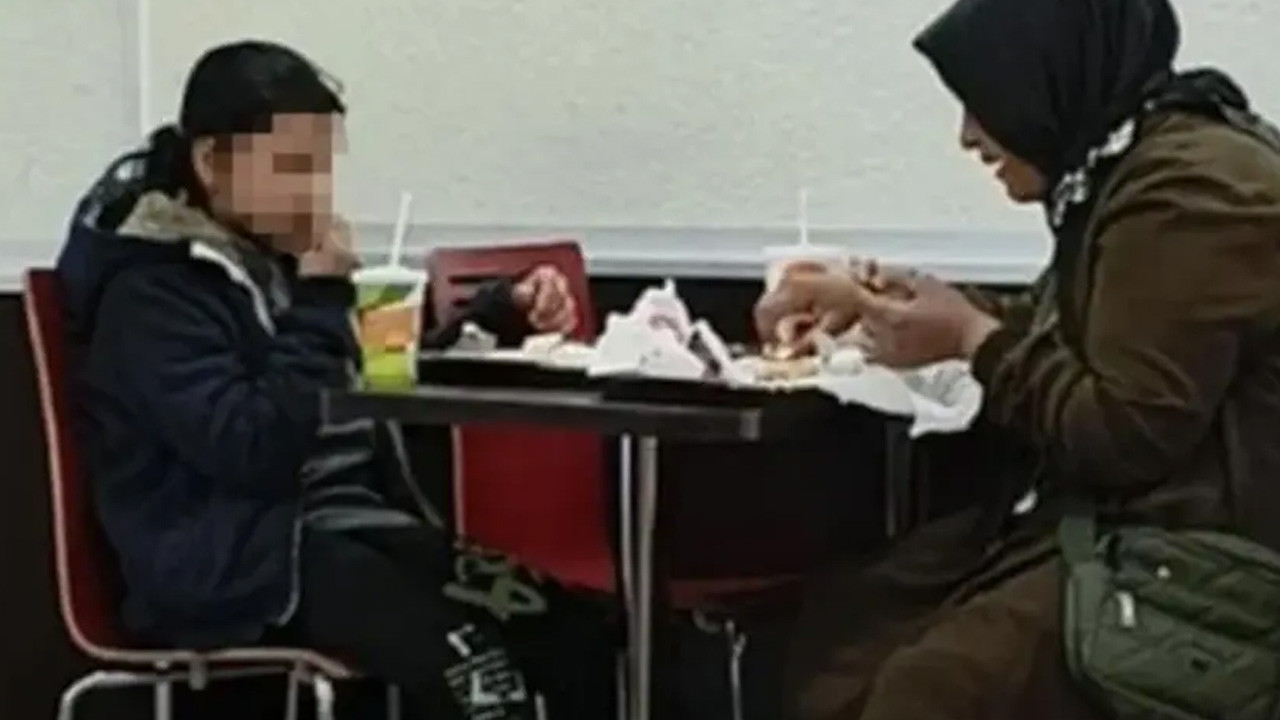 Hamburger devinde skandal! Anne ve kızı 'fakir' diye kovuldu, müdürün sözleri isyan ettirdi
