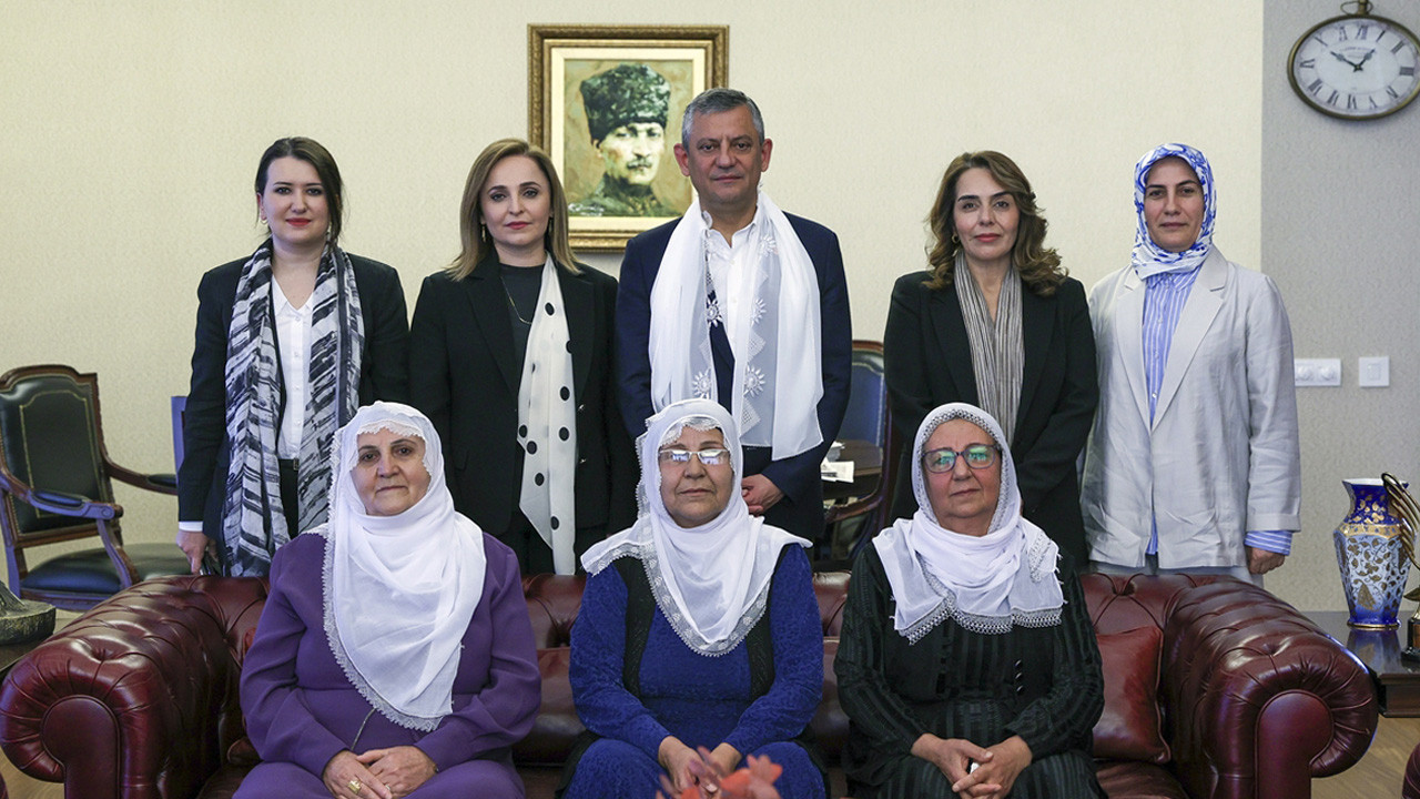 'Barış Anneleri'nden CHP, Gelecek Partisi ve AK Parti'ye ziyaret