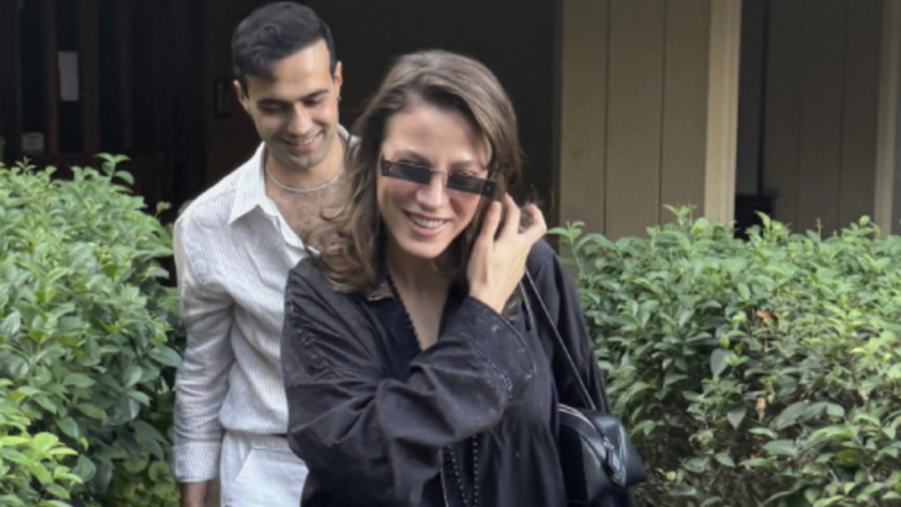 Serenay Sarıkaya ve Mert Demir aşk dolu danslarıyla romantizmin dibine vurdu
