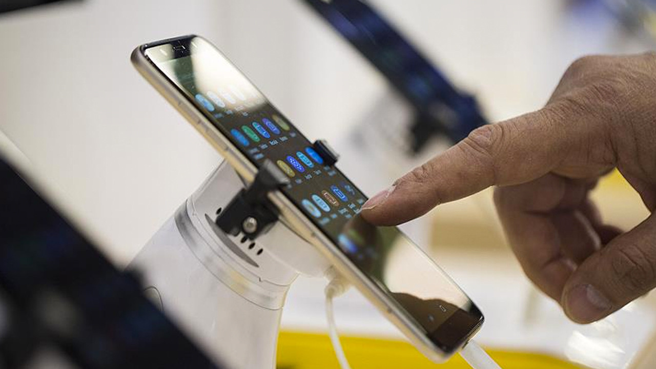 Ticaret Bakanlığından "sıfır cep telefonu satışına taksit" açıklaması