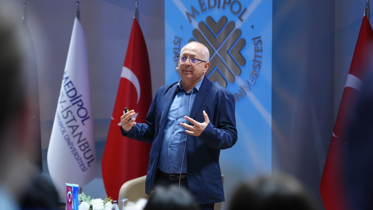 Medipol'de tarih konuşmaları serisi başladı: Avrupa merkezli tarihe karşı yeni bir dünya inşası ele alındı