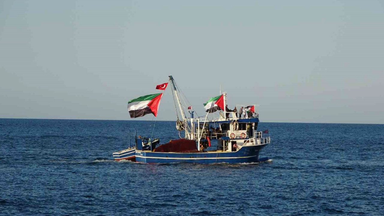 Küresel Sumud Filosu'ndaki Türkler, İsrail'in müdahalelerine rağmen Gazze'ye ilerlediklerini belirtti