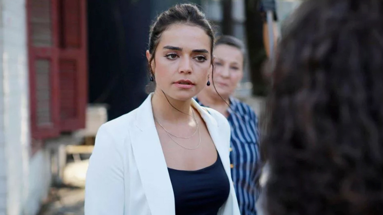 Kırgın Çiçekler'in Feride'sinden müjdeli haber! İpek Karapınar bebeğinin cinsiyetini açıkladı