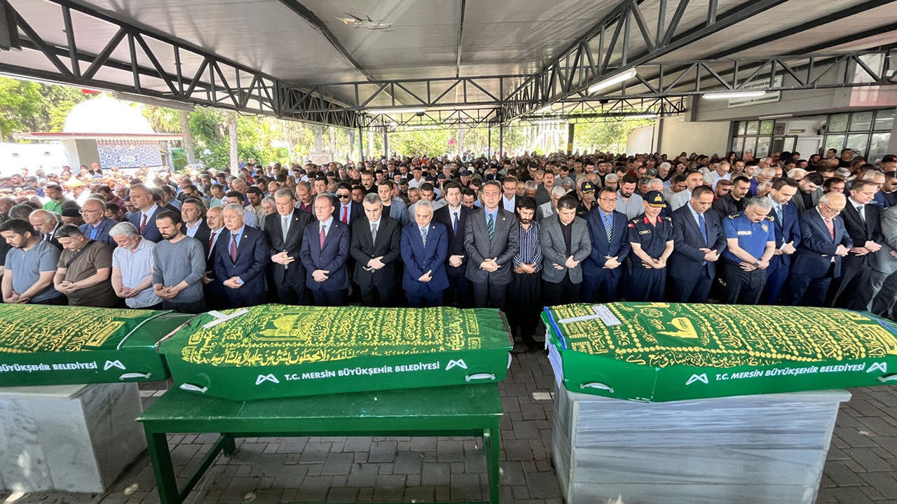 Mersin'de silahlı saldırılarda hayatını kaybeden 5 kişi için cenaze töreni düzenlendi