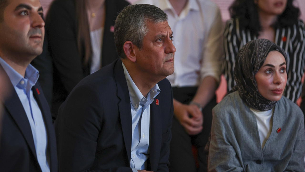 CHP Genel Başkanı Özel, yurt dışında yaşayan gençlerle görüştü