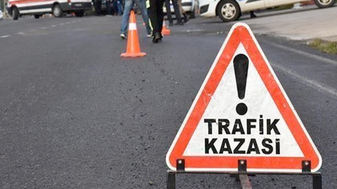 Takla atarak duvara çarptı! Feci kazada ölü ve yaralılar var