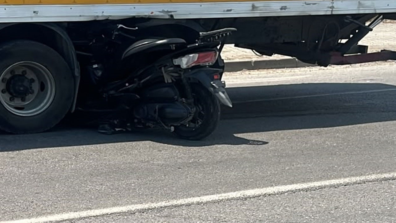 Kamyonla çarpışan motosikletin sürücüsü hayatını kaybetti