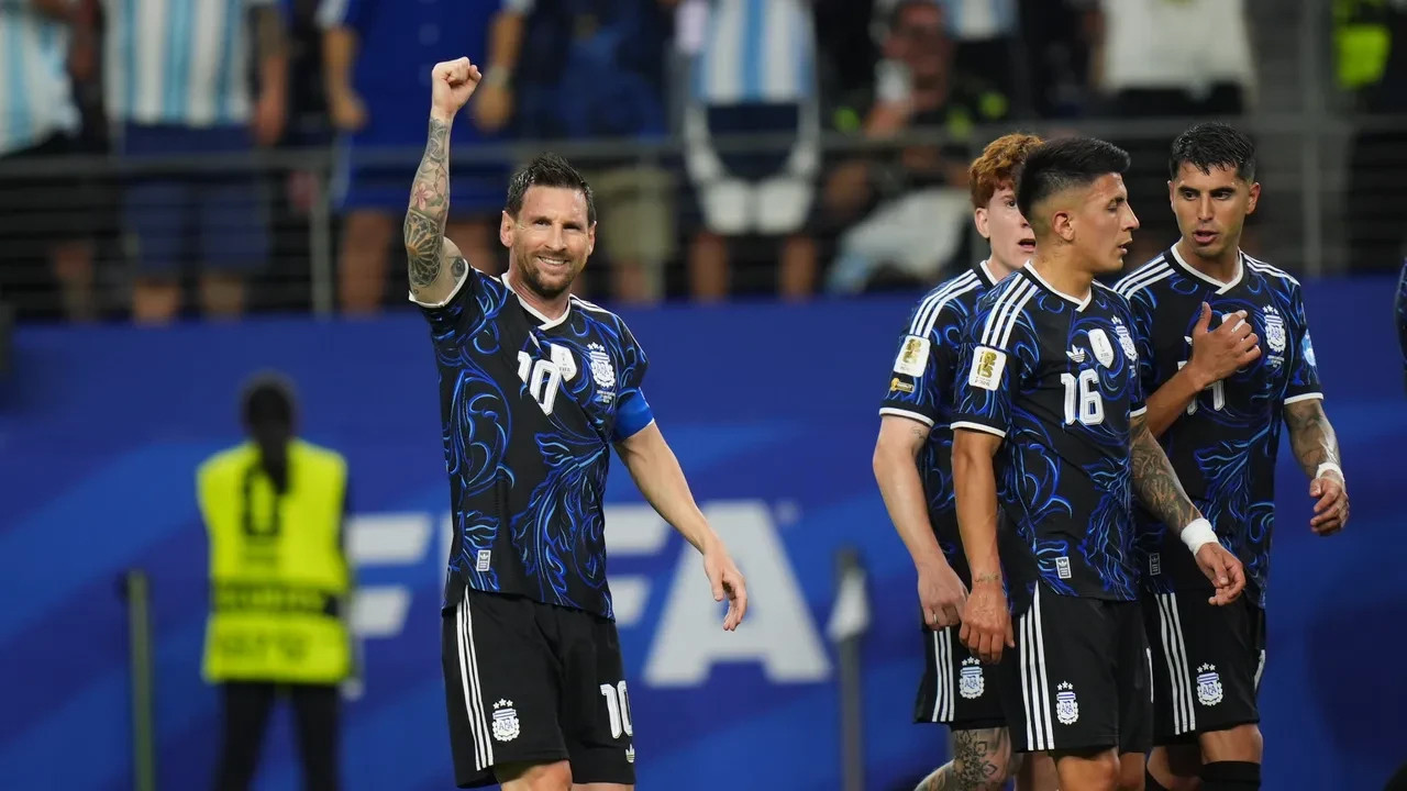 Messi, Dünya Kupası’nda bir kez daha tarihe geçti! Arjantinli çılgın golcü şov yaptı