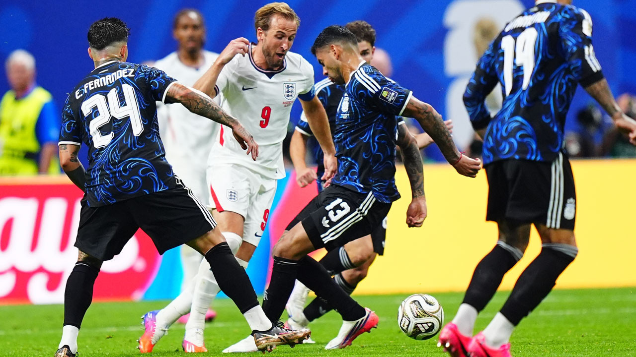 Arjantin, İngiltere'yi 2-1 mağlup etti ve finale yükseldi