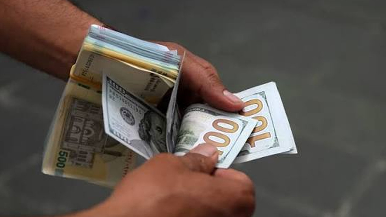 Dolar yükseldi, Euro düştü! Serbest piyasada döviz açılış fiyatları