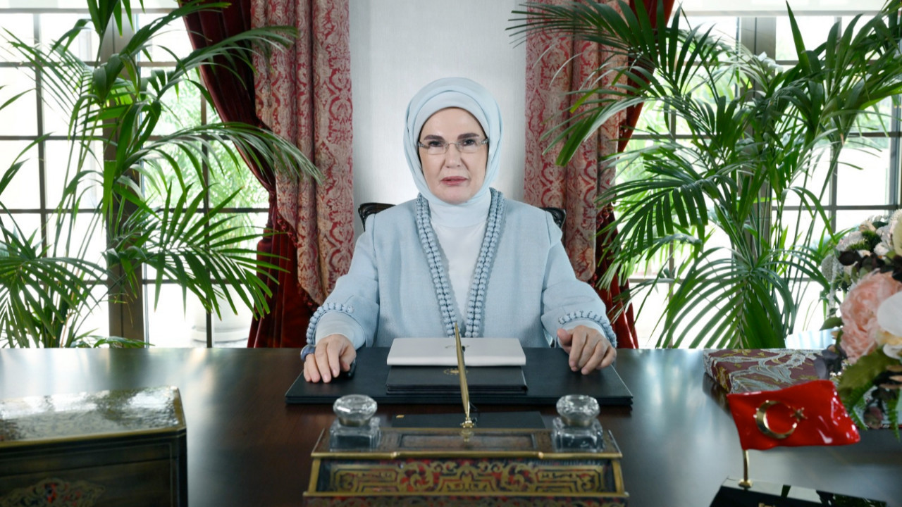 Emine Erdoğan, yazar Şule Yüksel Şenler'i vefatının 7'nci yılında andı