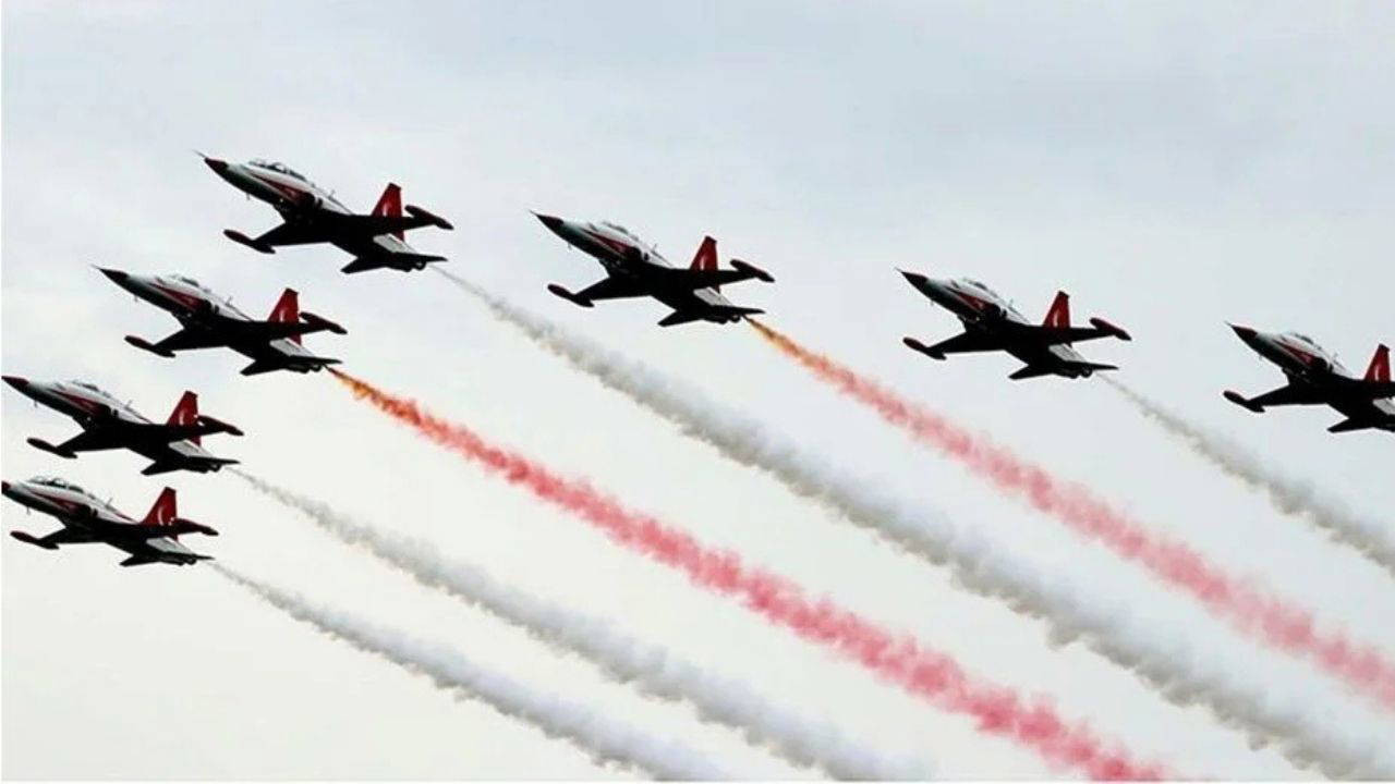 30 Ağustos Zafer Bayramı SOLOTÜRK uçuşu saat kaçta başlayacak?
