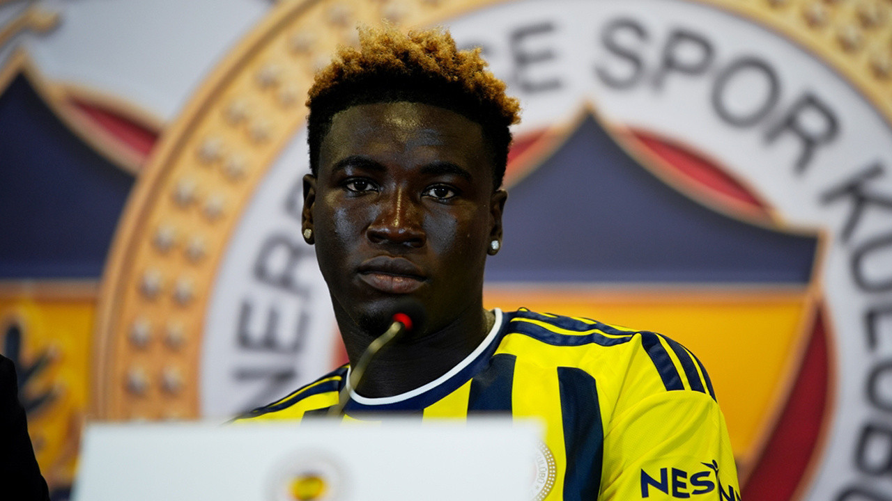 Fenerbahçe'de Kojo Peprah Oppong imzayı attı!