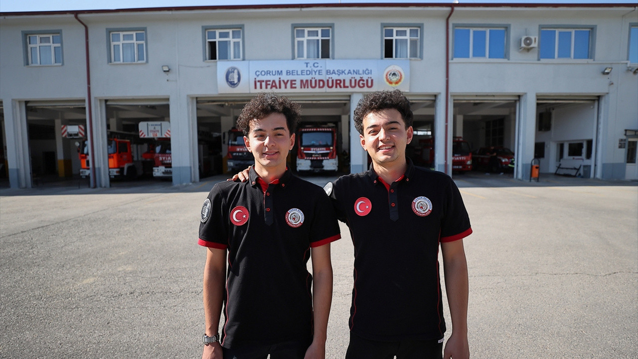 Çocukken kibritle oynadıkları sırada evde yangın çıkaran ikizlerin hayali