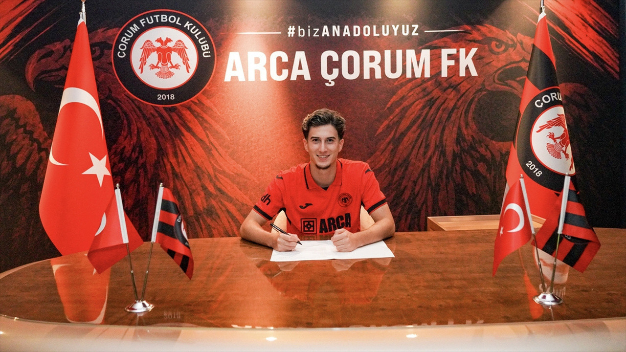 Trabzonspor'da ayrılık resmen açıklandı genç forvet Arca Çorum FK'ye imza attı