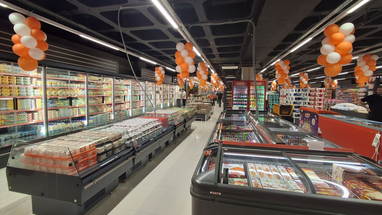 Daikin, Happy Center mağazalarına 294 adet sogutucu dolabı teslim etti
