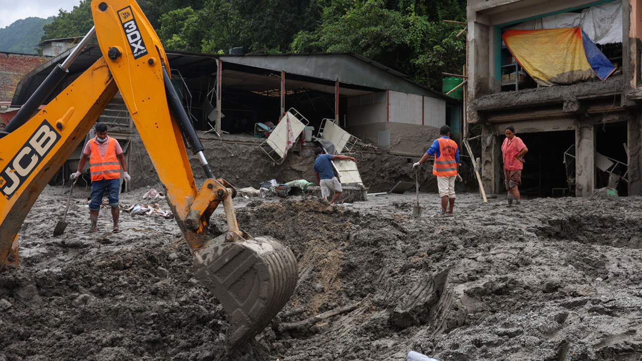 Nepal’de selin bilançosu ağırlaşıyor: 903 ölü, 4 bin 247 kayıp